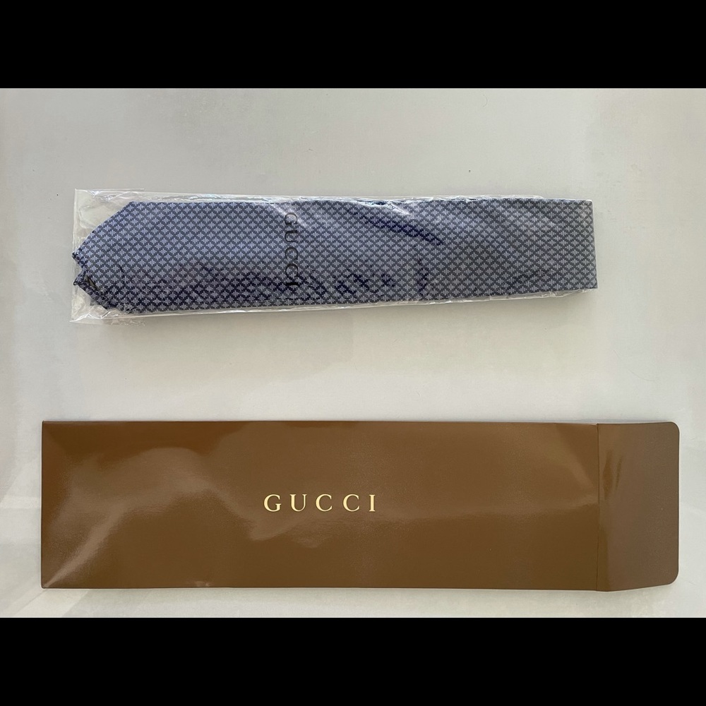 Men’s Gucci Navy blue tie